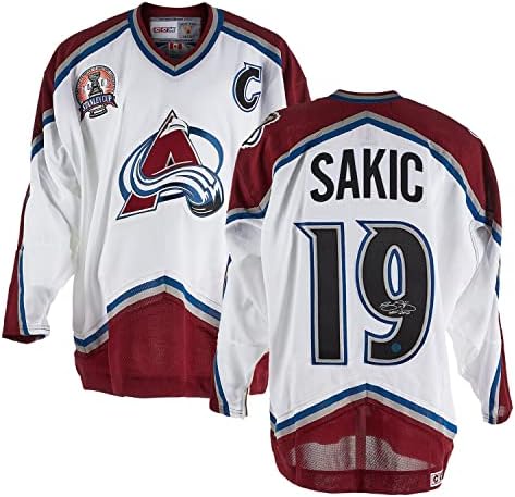 Joe Sakic Colorado Avalanche Aláírt 2001-Ben Stanley-Kupa Vintage CCM Jersey - Dedikált NHL-Mezek